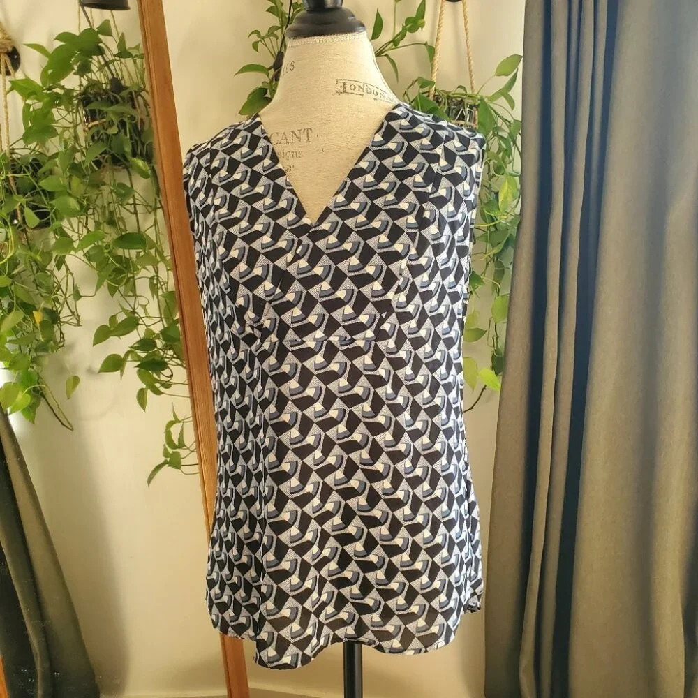 BANANA REPUBLIC |  Sleeveless Patterned V-Neck Overlay High Low Blouse (Size S)
